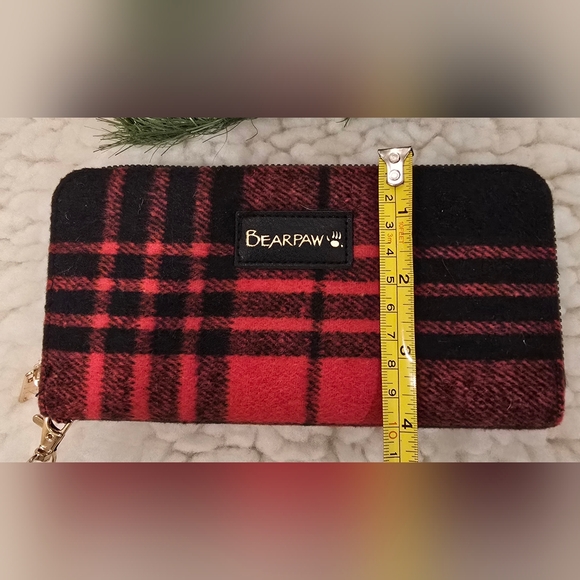 NWOT BearPaw Flannel Plaid Wristlet/Wallet - Picture 8 of 8